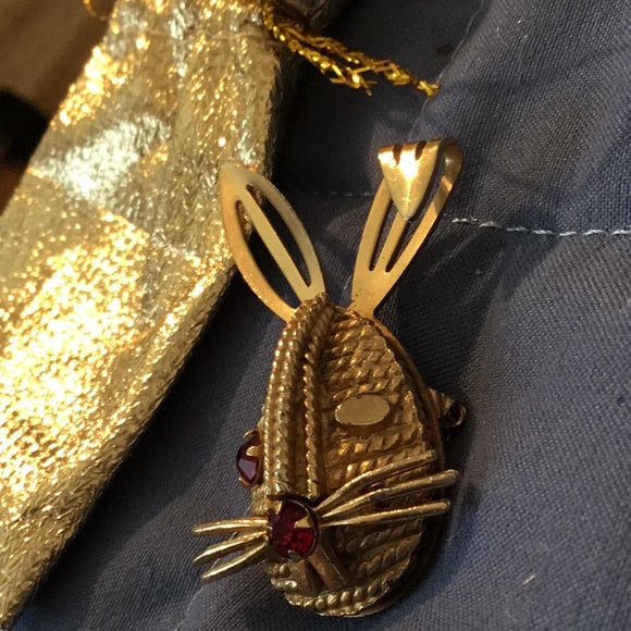 Vintage Sarah Coventry Rhinestone Winking Bunny Pi - Picture 8 of 8